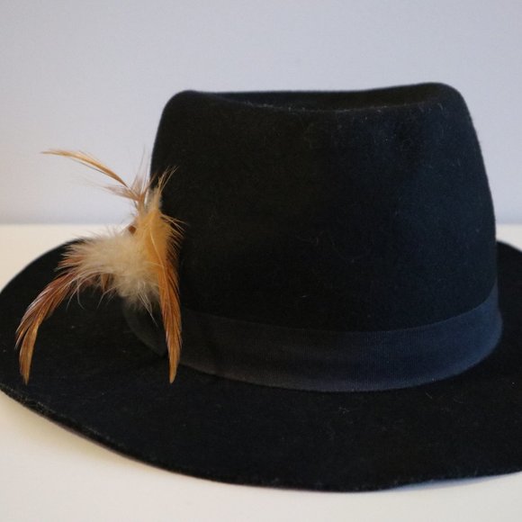 Black Brim Hat (w Feather) - Picture 3 of 5